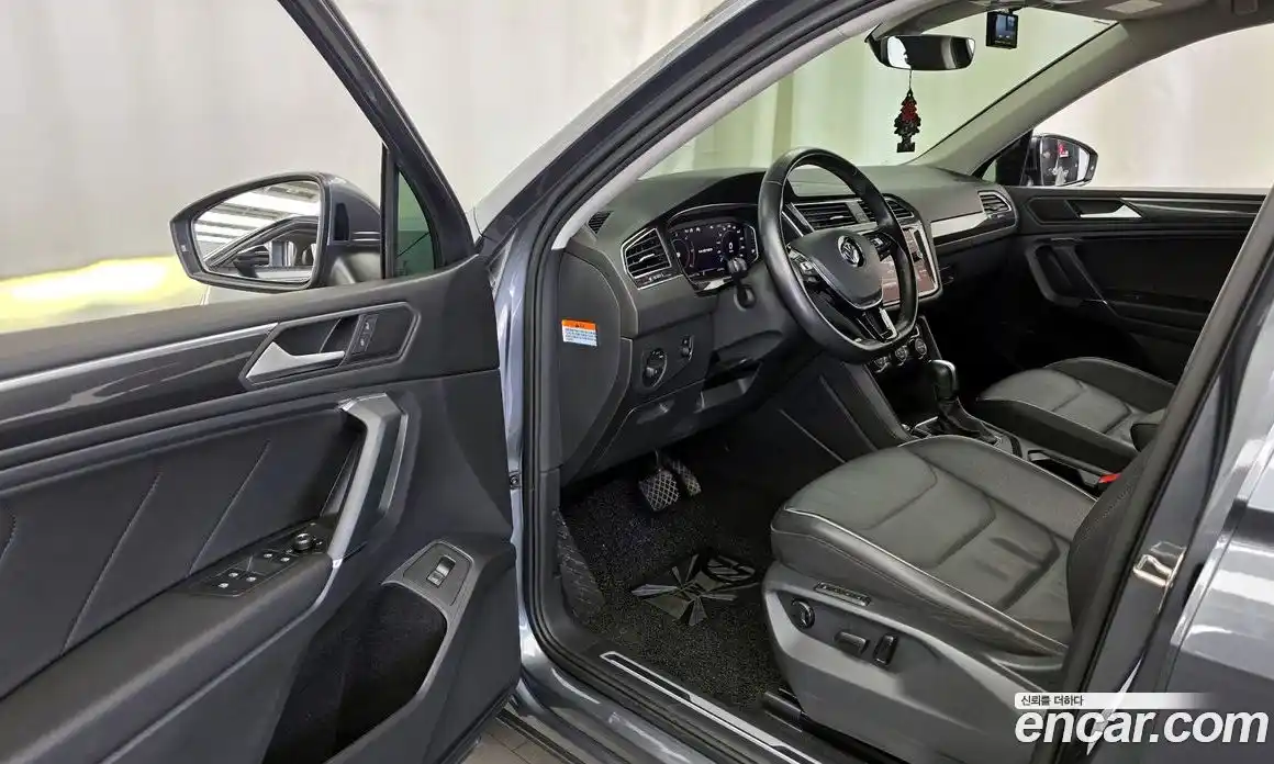 Volkswagen Tiguan 2020 2.0 Автомат в Москве № 499841, фото 9