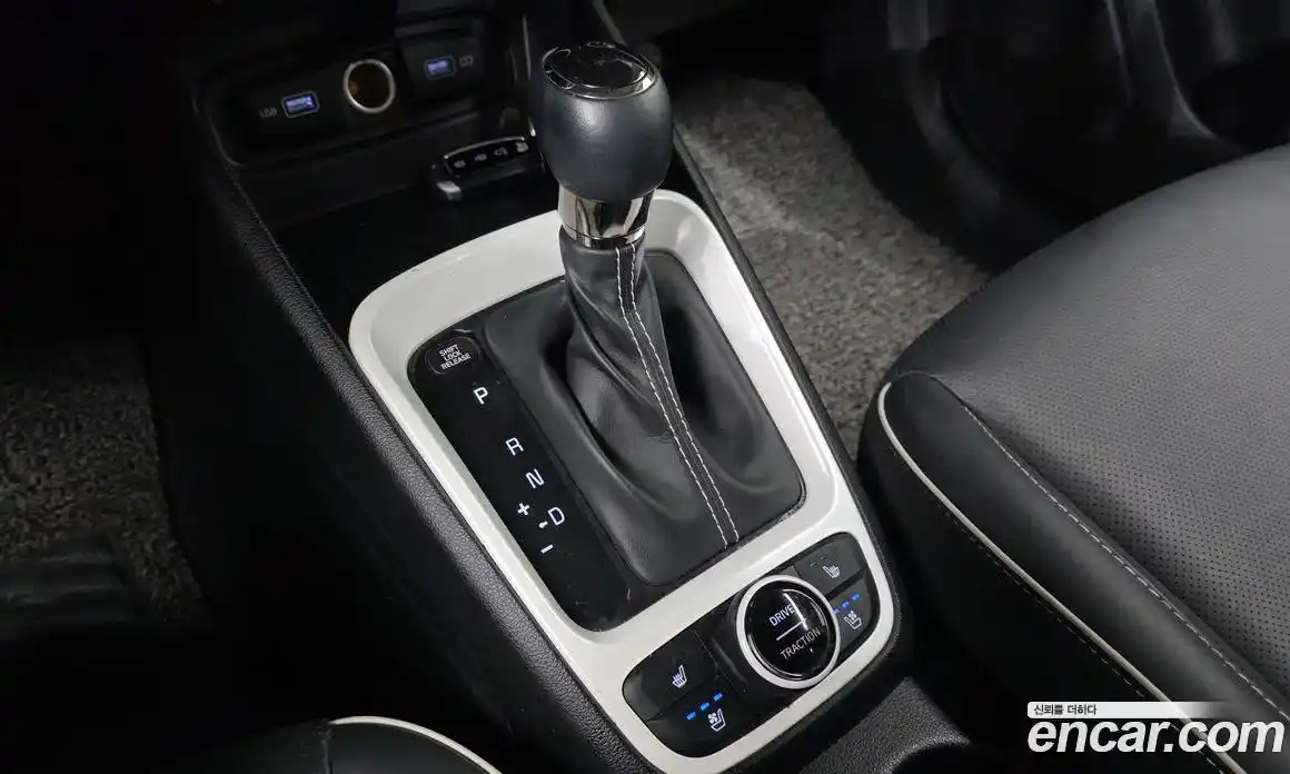 Hyundai Venue 2022 1.6 Автомат в Москве № 518189, фото 9