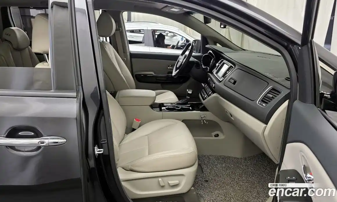 Kia Canival 2019 3.3 Автомат в Москве № 519528, фото 11