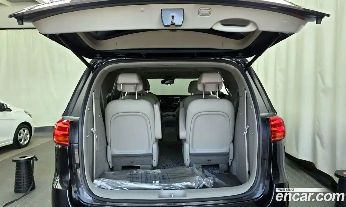 Kia Canival 2019 3.3 Автомат в Москве № 519528, фото 20