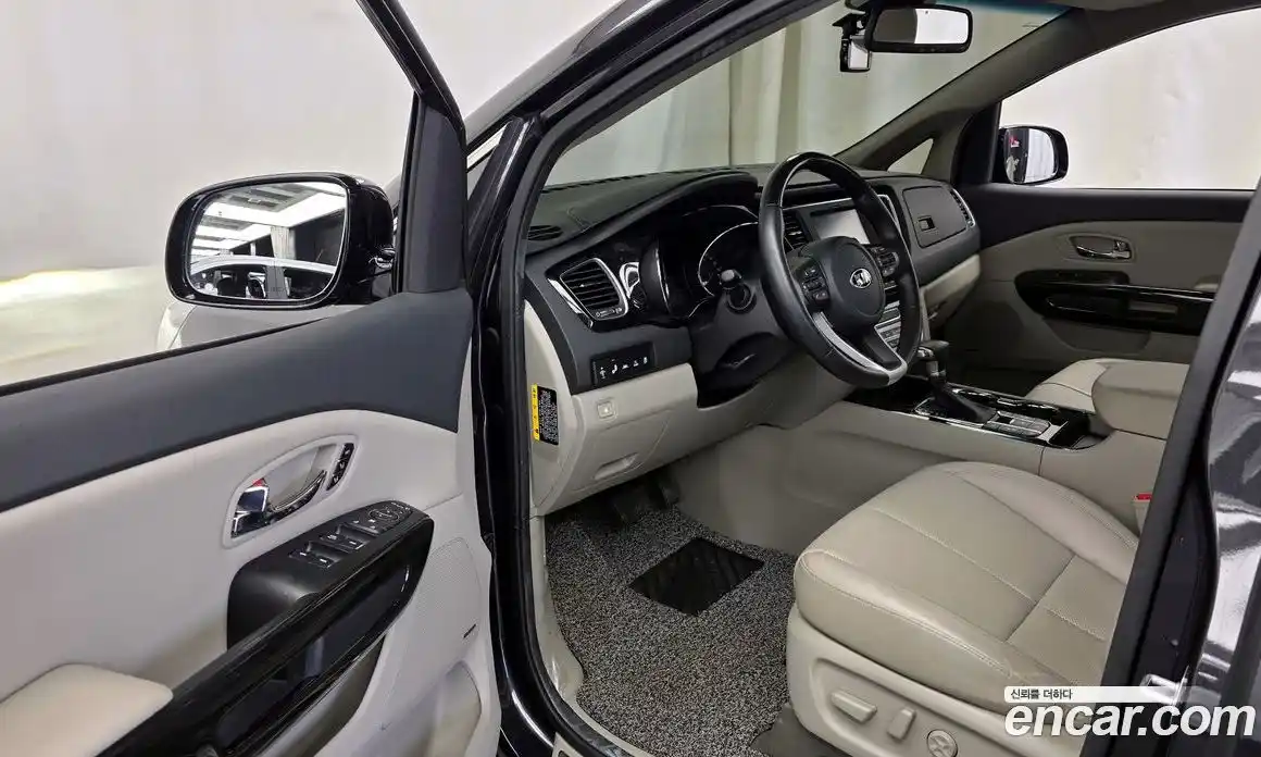 Kia Canival 2019 3.3 Автомат в Москве № 519528, фото 10