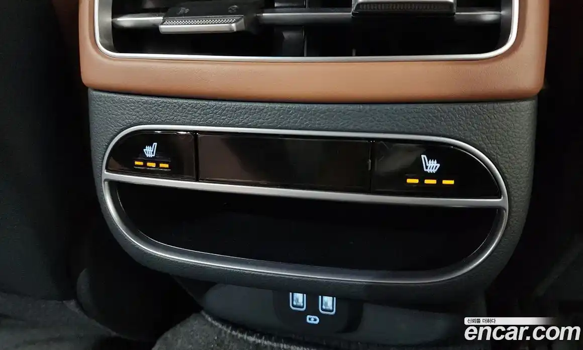 Genesis GV70 2023 2.5 Автомат в Москве № 523490, фото 17