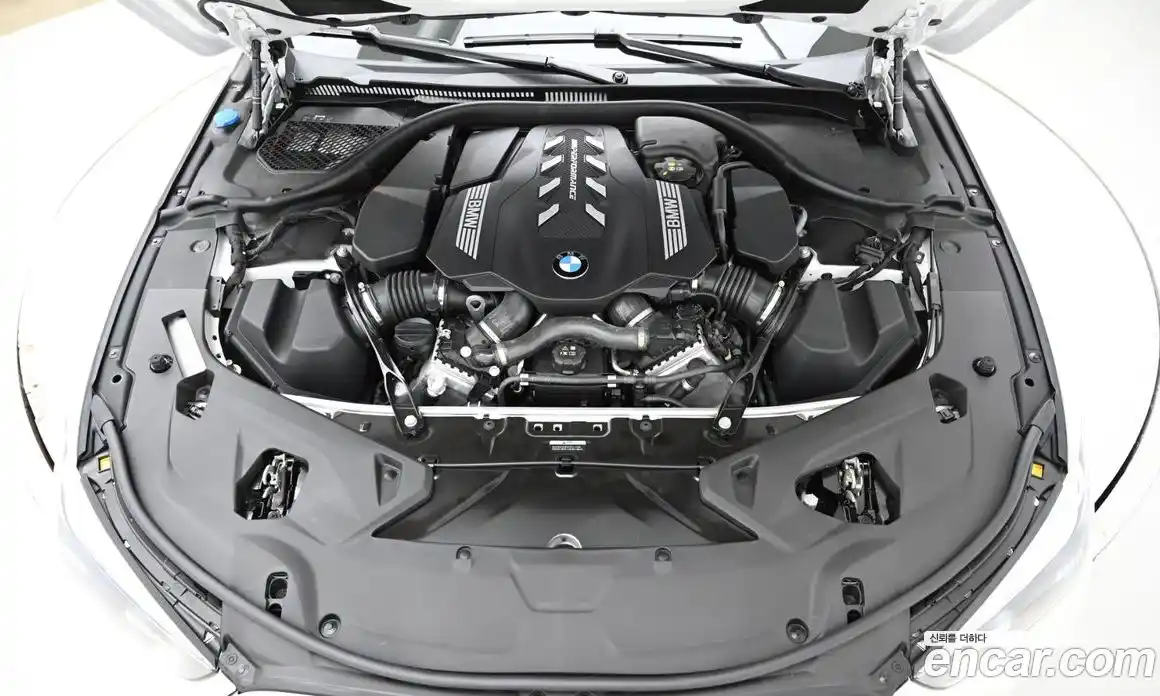 BMW 8-Series 2024 4.4 Автомат в Москве № 524710, фото 6