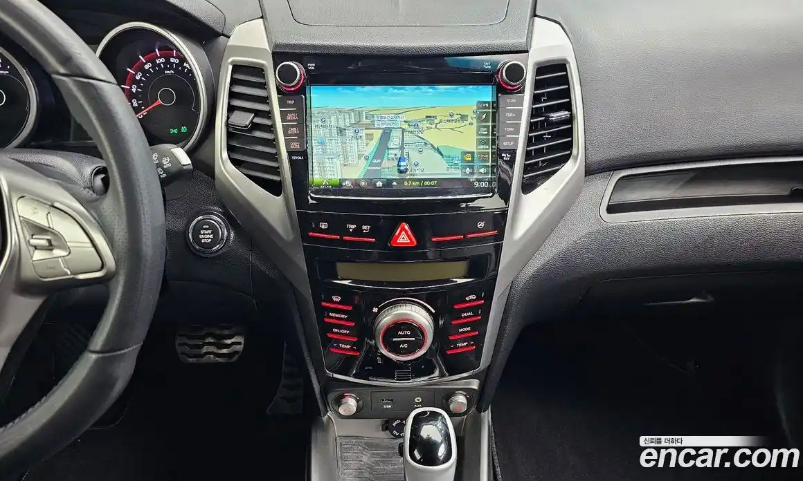 SsangYong TIBOLI 2015 1.6 Автомат в Москве № 525703, фото 15