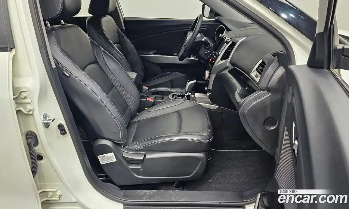 SsangYong TIBOLI 2015 1.6 Автомат в Москве № 525703, фото 10