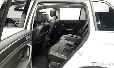 Volkswagen Tiguan 2020 2.0 Автомат в Москве № 529931, миниатюра 11