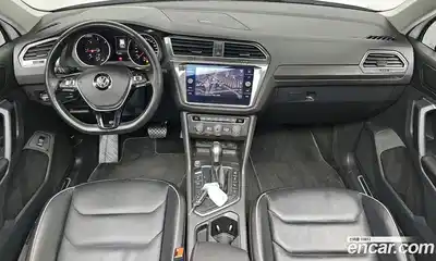 Volkswagen Tiguan 2020 2.0 Автомат в Москве № 529931, миниатюра 7