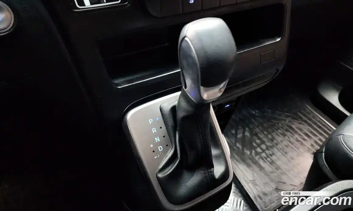 Hyundai Staria 2024 3.5 Автомат в Москве № 530270, фото 9