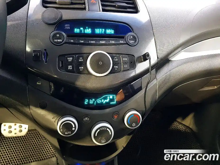 Chevrolet Spark 2012 1.0 Автомат в Москве № 532639, фото 15