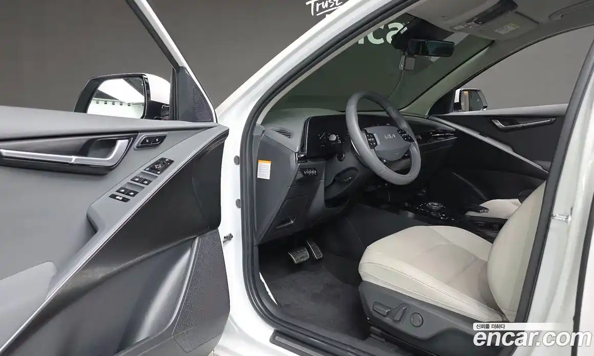 Kia Niro 2023 1.6 Автомат в Москве № 532656, фото 11