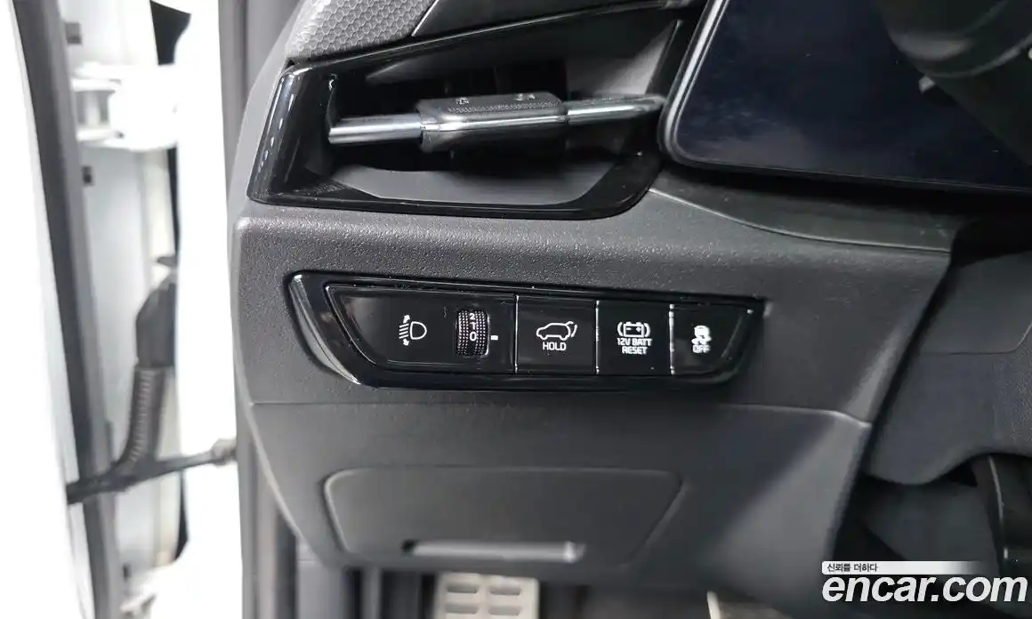 Kia Niro 2023 1.6 Автомат в Москве № 532656, фото 13