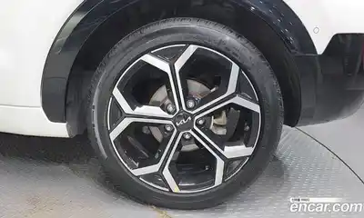 Kia Niro 2023 1.6 Автомат в Москве № 532656, миниатюра 5