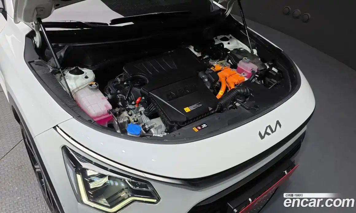 Kia Niro 2023 1.6 Автомат в Москве № 532656, фото 6