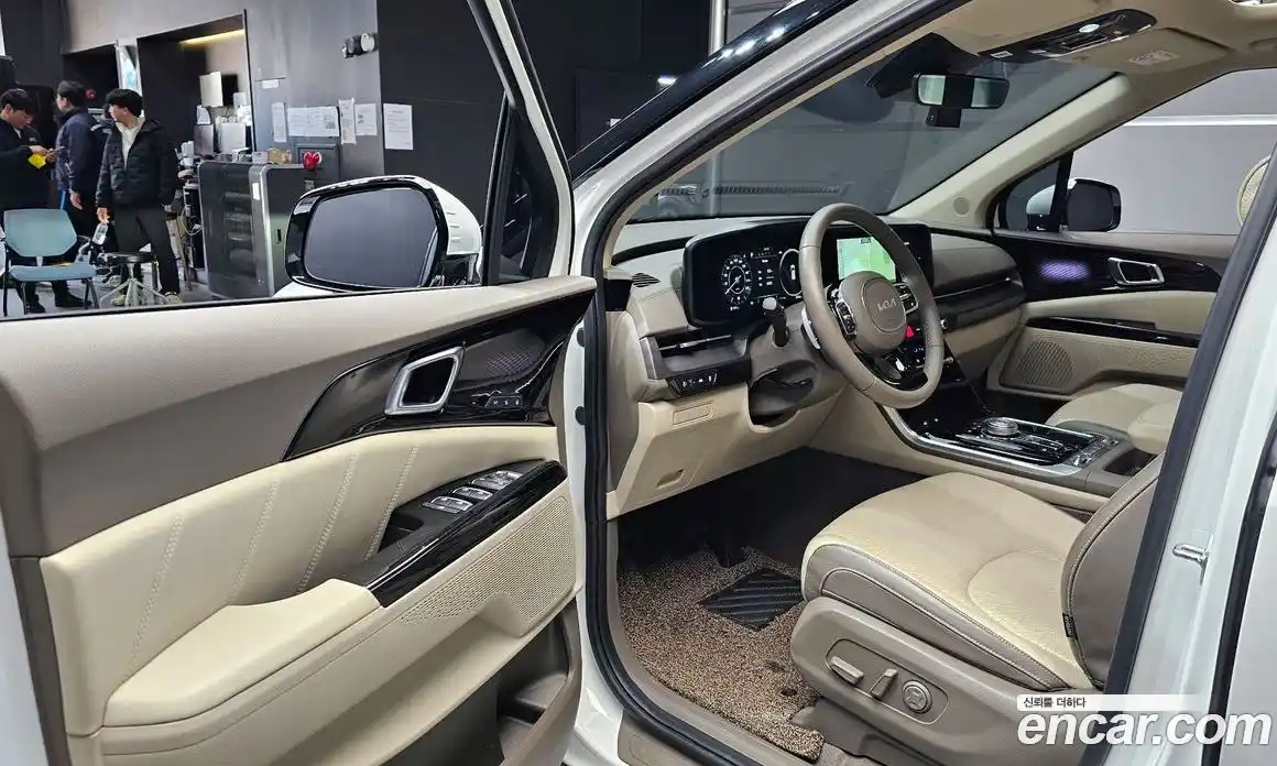 Kia Canival 2023 3.5 Автомат в Москве № 535220, фото 11