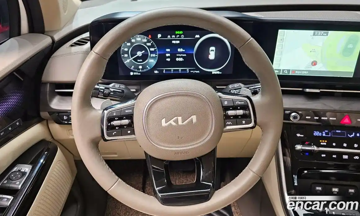 Kia Canival 2023 3.5 Автомат в Москве № 535220, фото 13