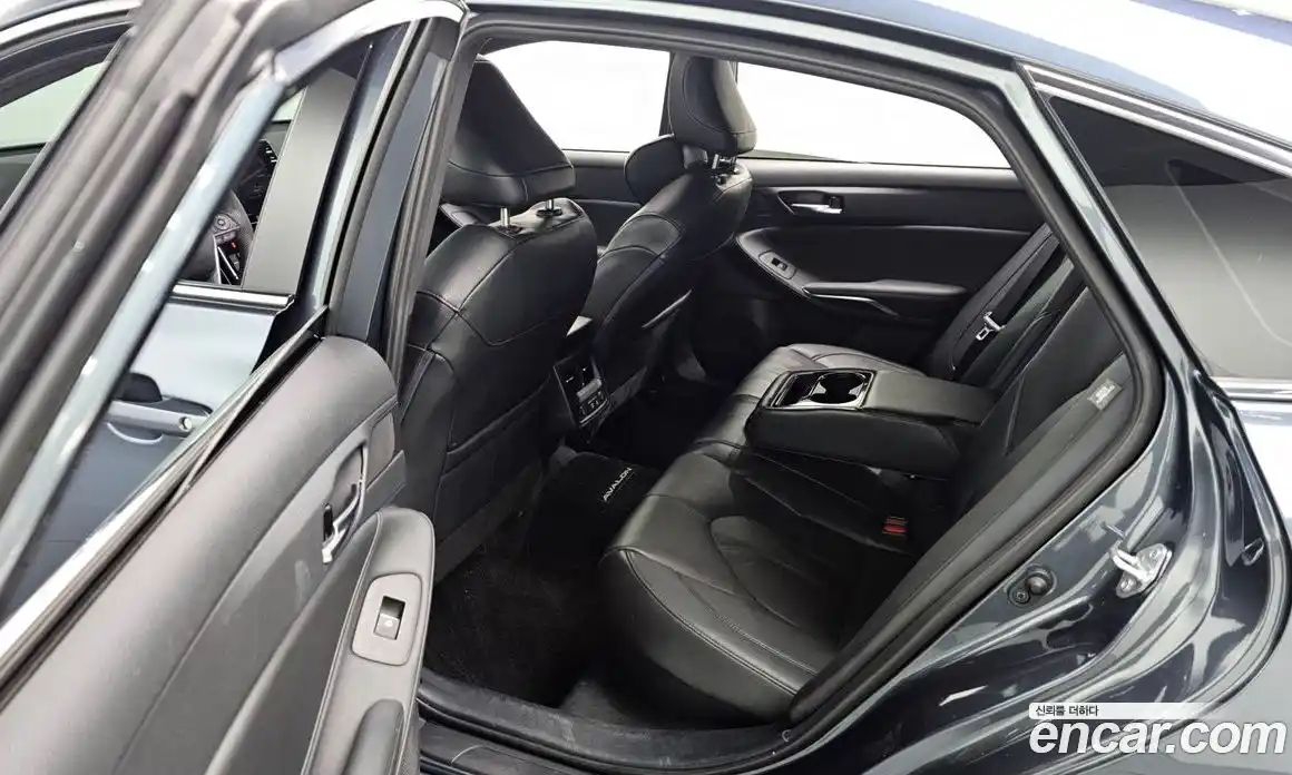 Toyota Avalon 2022 2.5 Автомат в Москве № 535447, фото 12