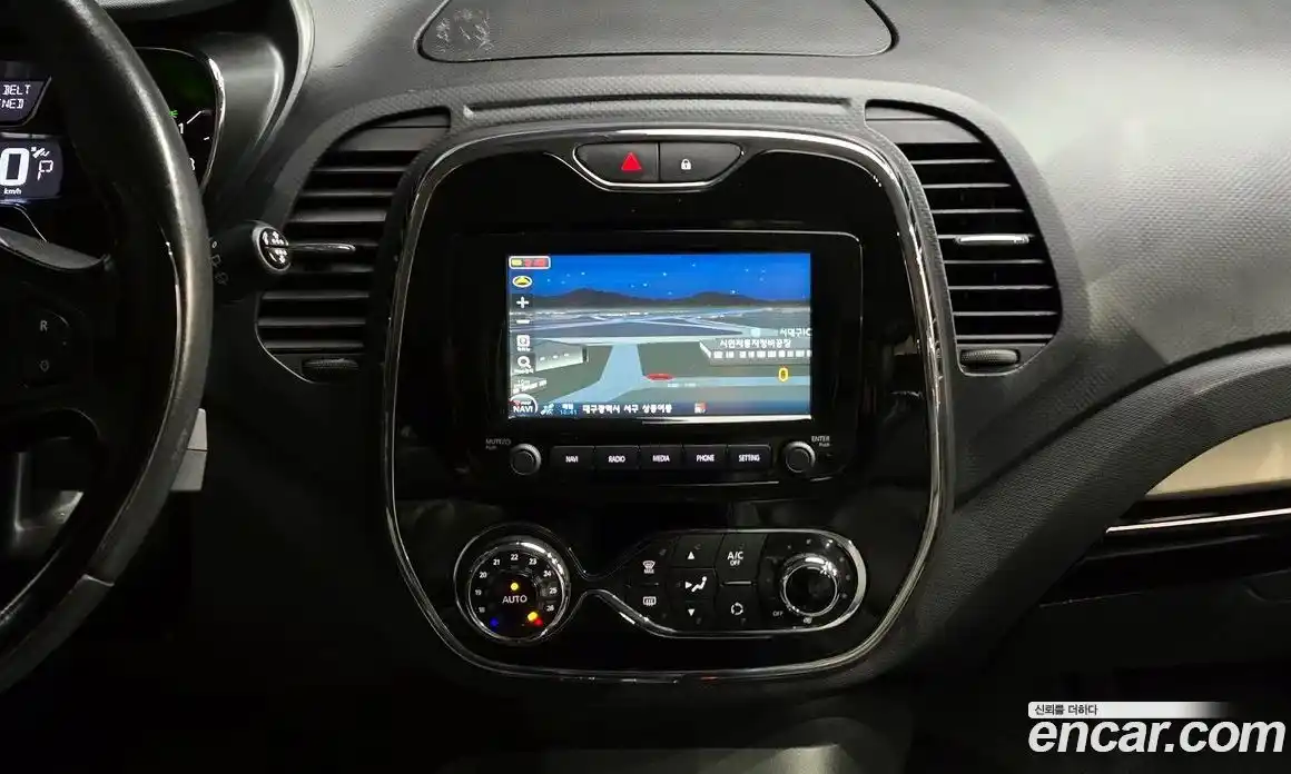 Renault QM3 2016 1.5 Автомат в Москве № 535702, фото 17