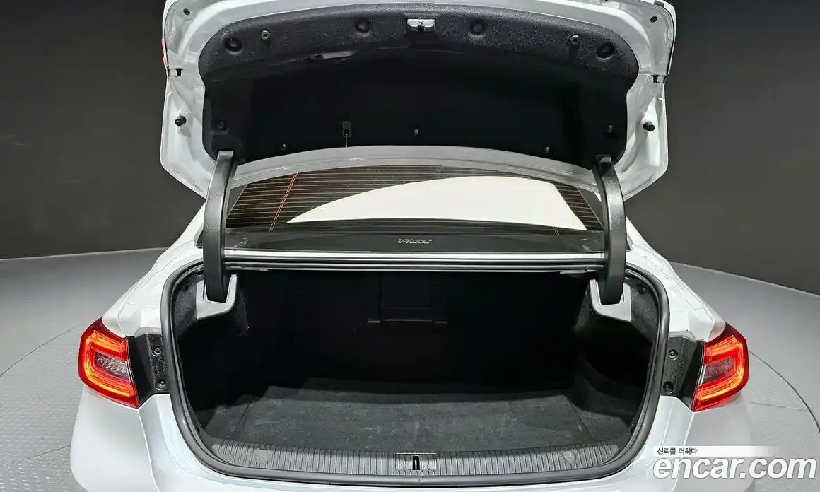 Renault SM6 2019 1.6 Автомат в Москве № 535871, фото 20