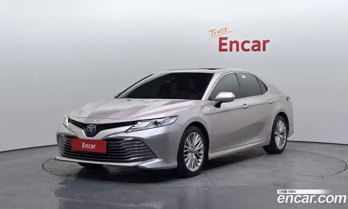 Toyota Camry 2019 2.5 Автомат в Москве № 536441, фото 1