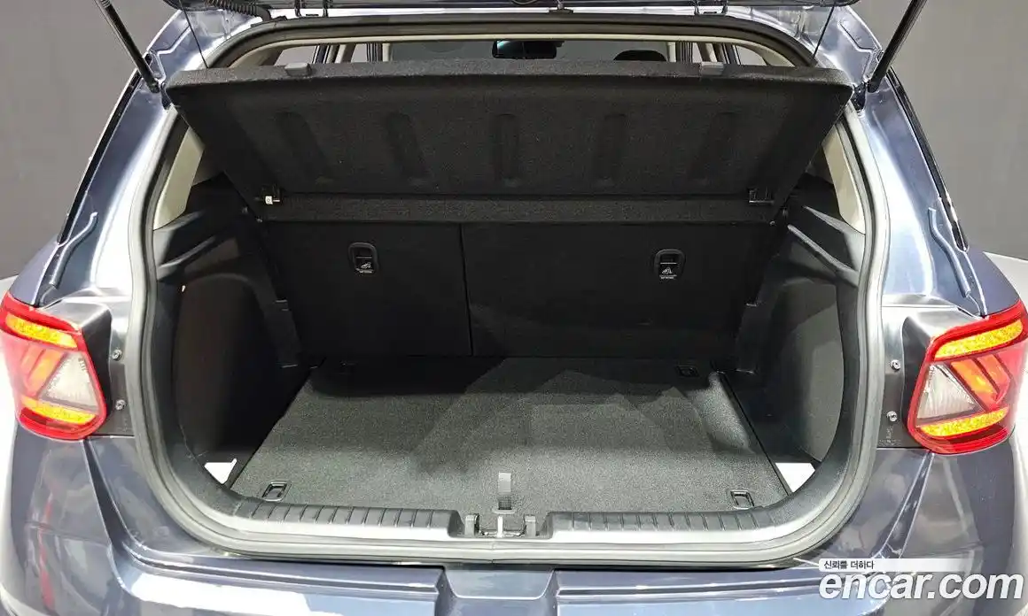 Hyundai Venue 2023 1.6 Автомат в Москве № 5365, фото 20