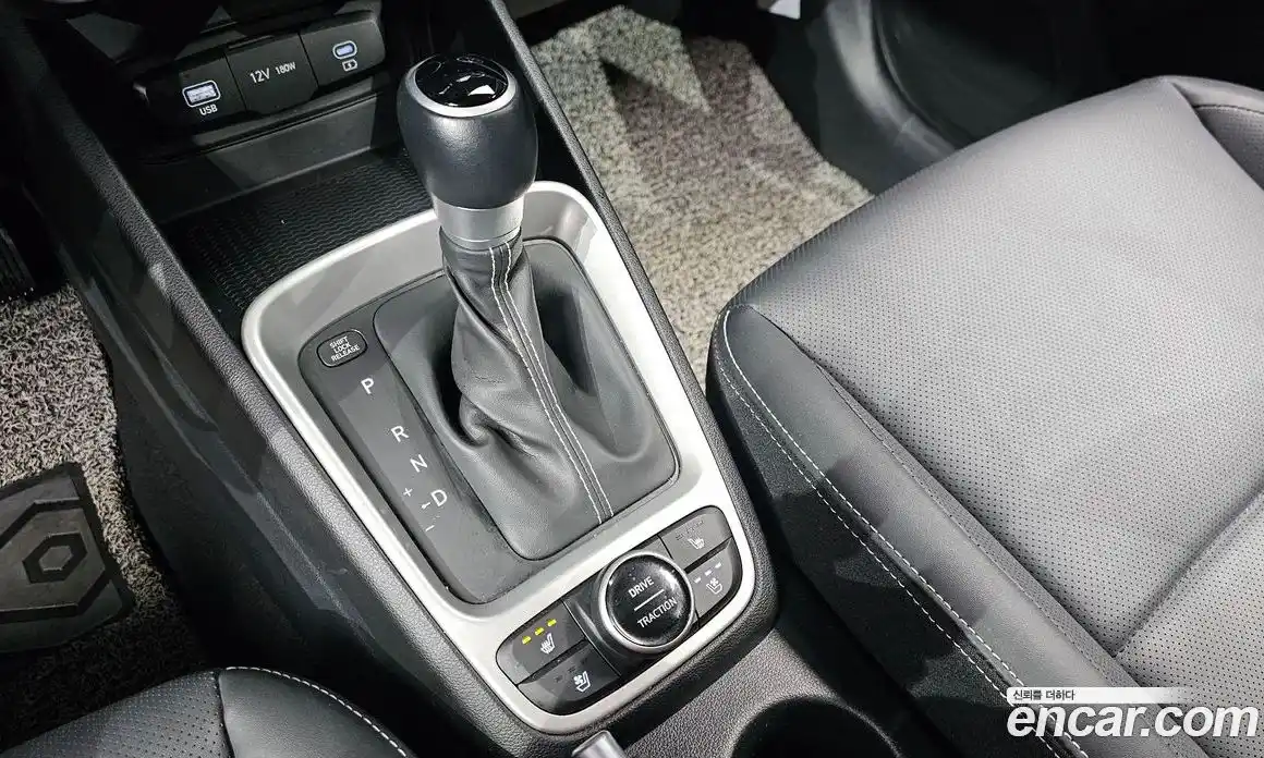 Hyundai Venue 2023 1.6 Автомат в Москве № 5365, фото 9