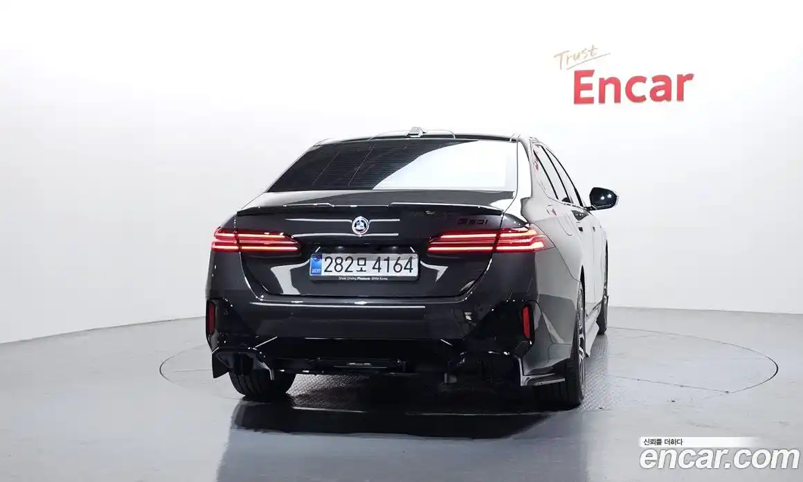 BMW 5-Series 2025 2.0 Автомат в Москве № 537882, фото 4