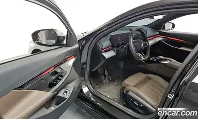 BMW 5-Series 2025 2.0 Автомат в Москве № 537882, миниатюра 10