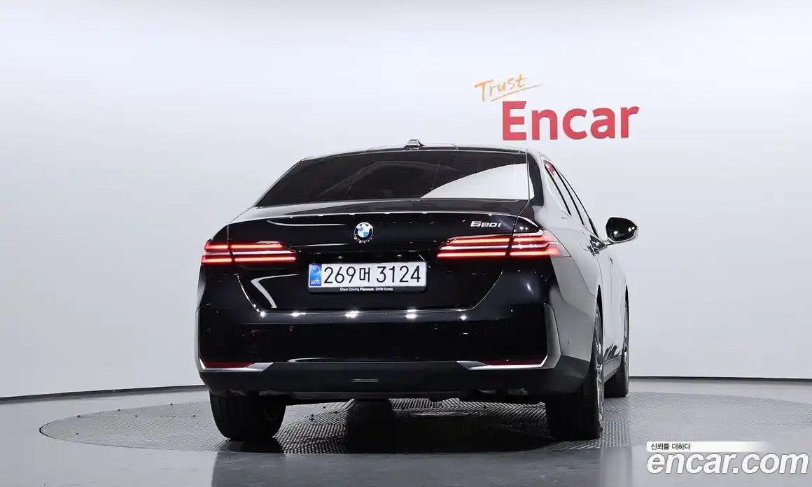 BMW 5-Series 2025 2.0 Автомат в Москве № 537901, фото 4