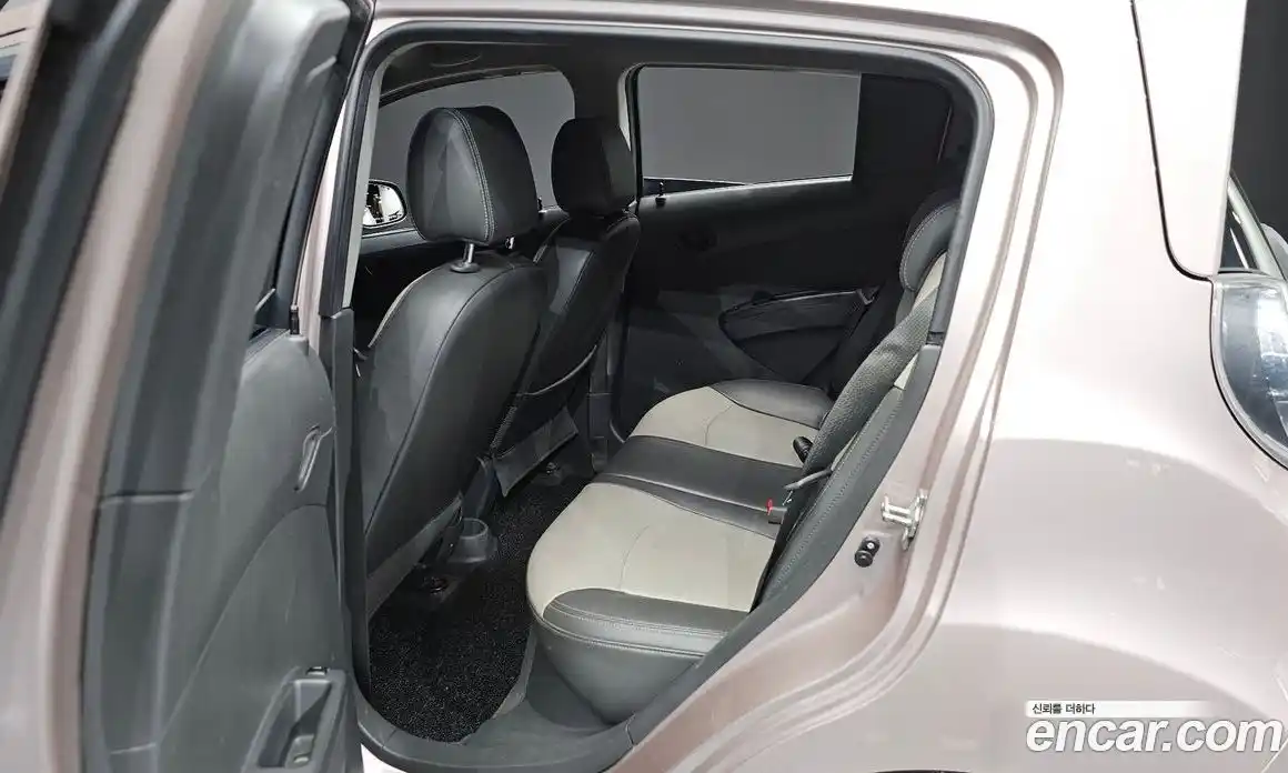 Chevrolet Spark 2012 1.0 Автомат в Москве № 540125, фото 11