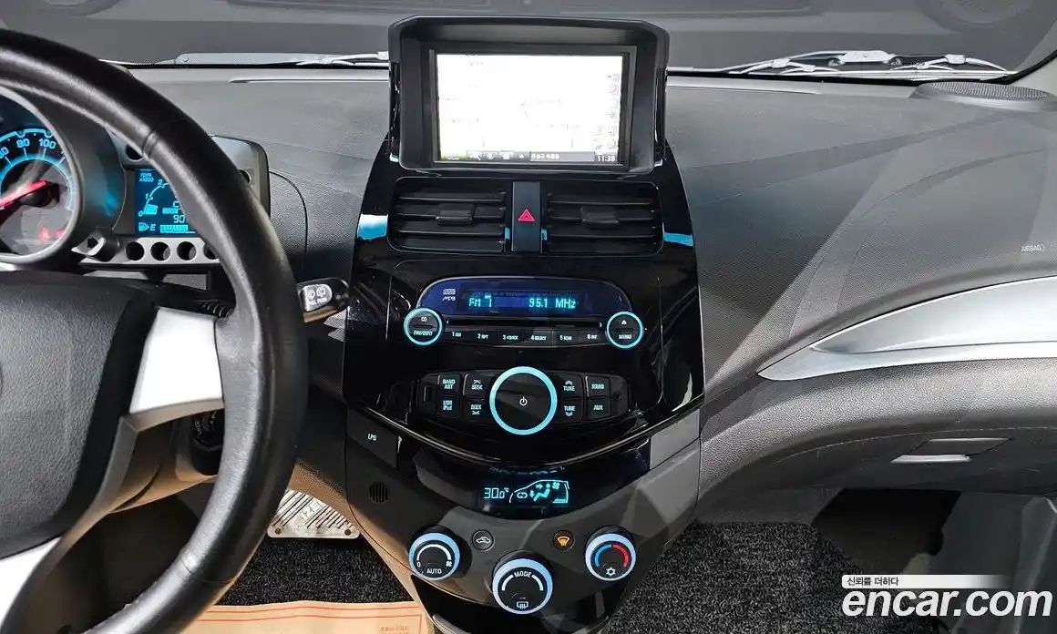 Chevrolet Spark 2012 1.0 Автомат в Москве № 540125, фото 16