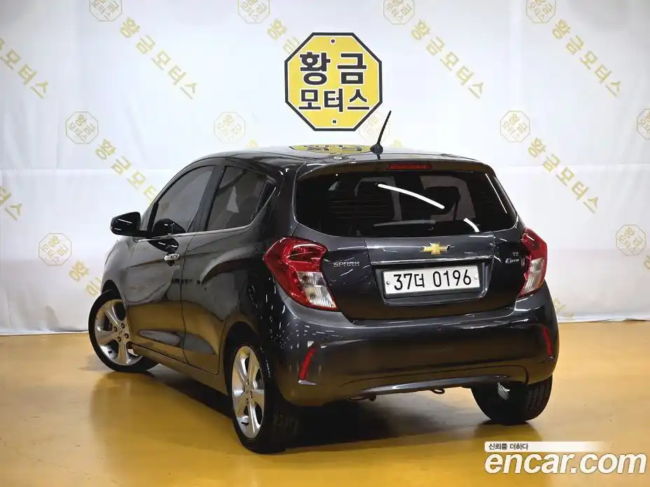 Chevrolet Spark 2016 1.0 Автомат в Москве № 540177, фото 5
