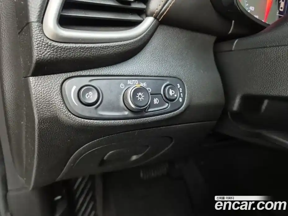 Chevrolet Trax 2018 1.4 Автомат в Москве № 540218, фото 17