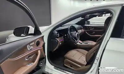 Mercedes-Benz E-Class 2021 2.0 Автомат в Москве № 542641, миниатюра 11