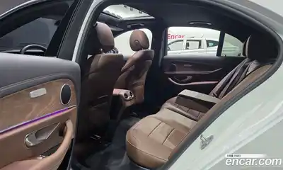 Mercedes-Benz E-Class 2021 2.0 Автомат в Москве № 542641, миниатюра 12