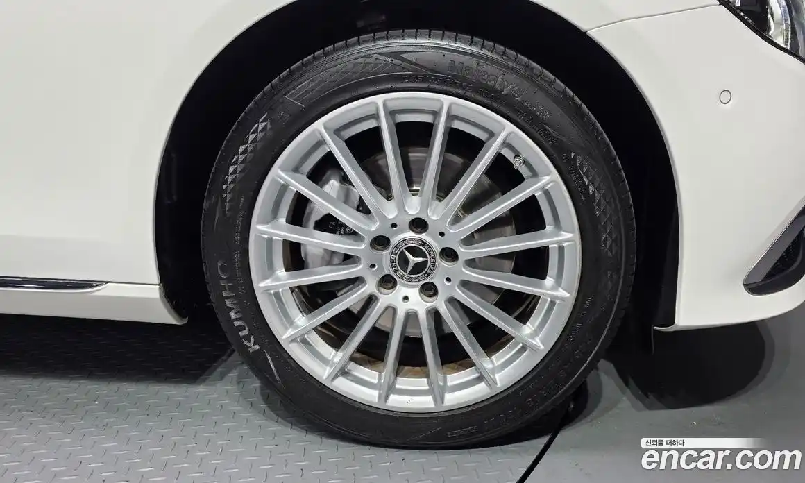 Mercedes-Benz E-Class 2021 2.0 Автомат в Москве № 542641, фото 5