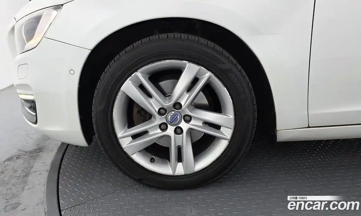 Volvo S60 2015 2.0 Автомат в Москве № 545260, фото 5