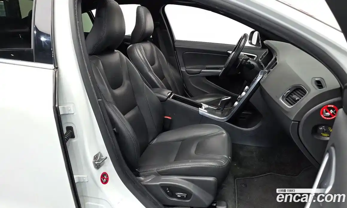 Volvo S60 2015 2.0 Автомат в Москве № 545260, фото 10