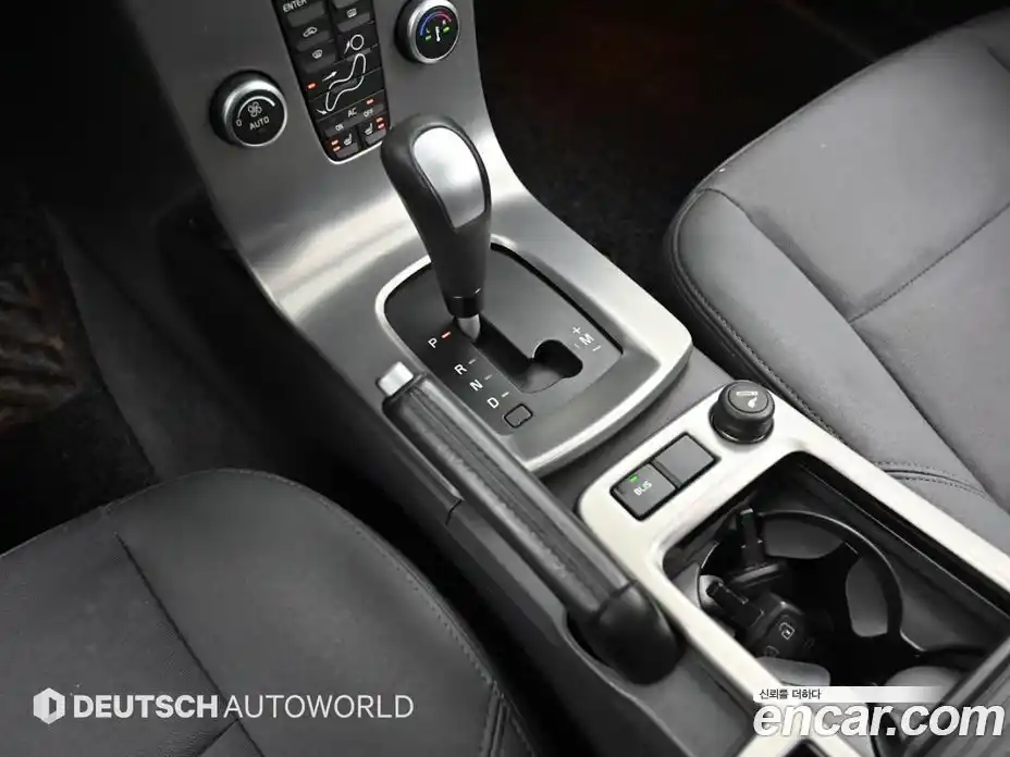 Volvo C30 2009 2.4 Автомат в Москве № 545283, фото 9