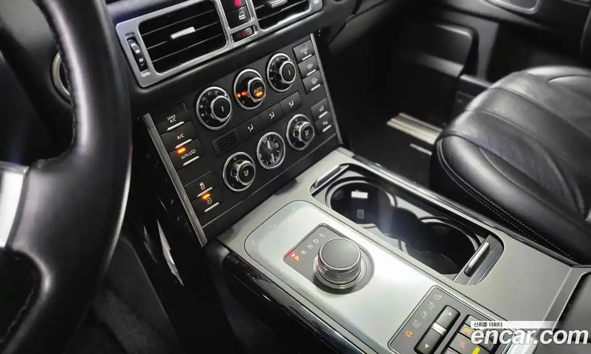 Land Rover Range-Rover 2011 4.4 Автомат в Москве № 546109, фото 9