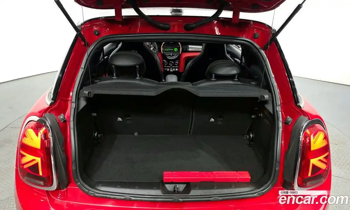 Mini Cooper 2019 2.0 Автомат в Москве № 546375, фото 20