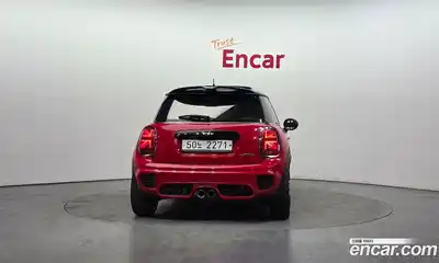 Mini Cooper 2019 2.0 Автомат в Москве № 546375, миниатюра 4