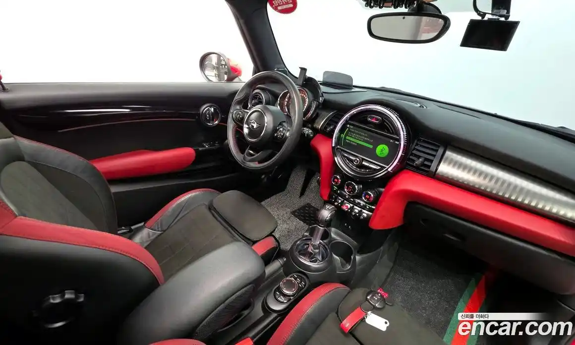 Mini Cooper 2019 2.0 Автомат в Москве № 546375, фото 7