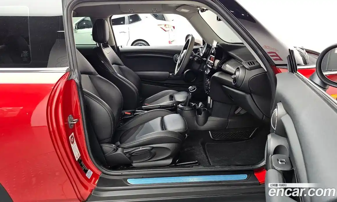 Mini Cooper 2015 1.5 Автомат в Москве № 546628, фото 11