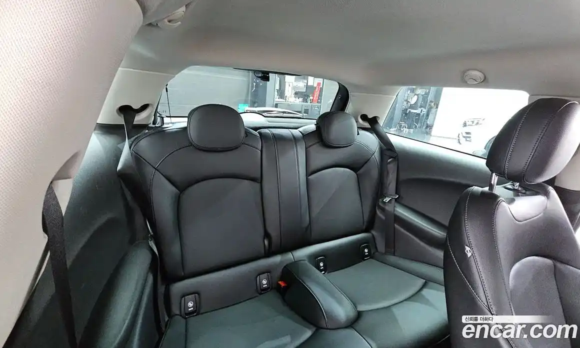 Mini Cooper 2015 1.5 Автомат в Москве № 546628, фото 12