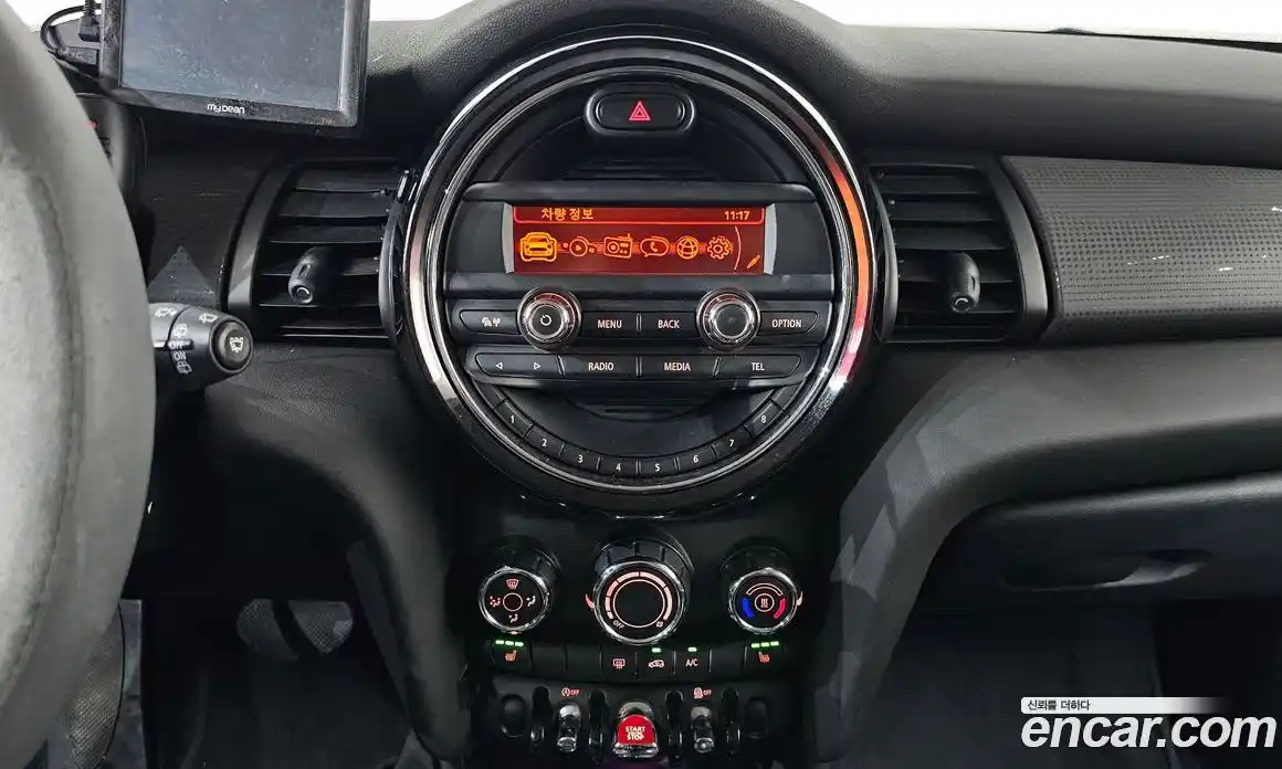 Mini Cooper 2015 1.5 Автомат в Москве № 546628, фото 17