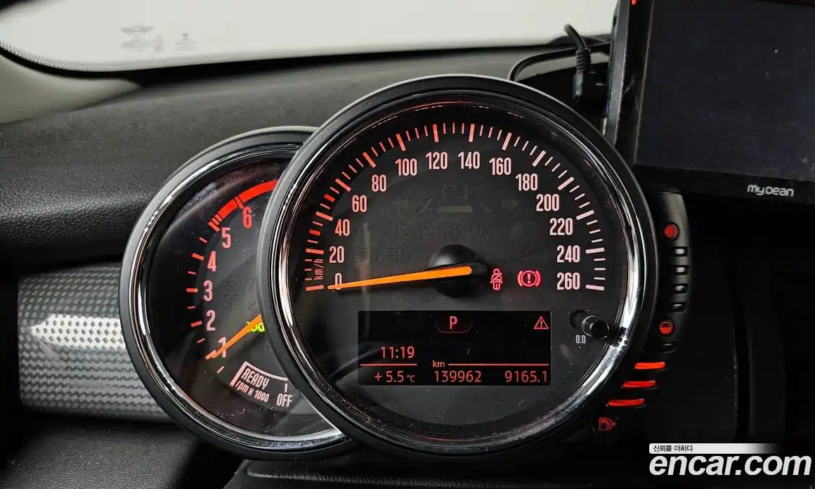 Mini Cooper 2015 1.5 Автомат в Москве № 546628, фото 8