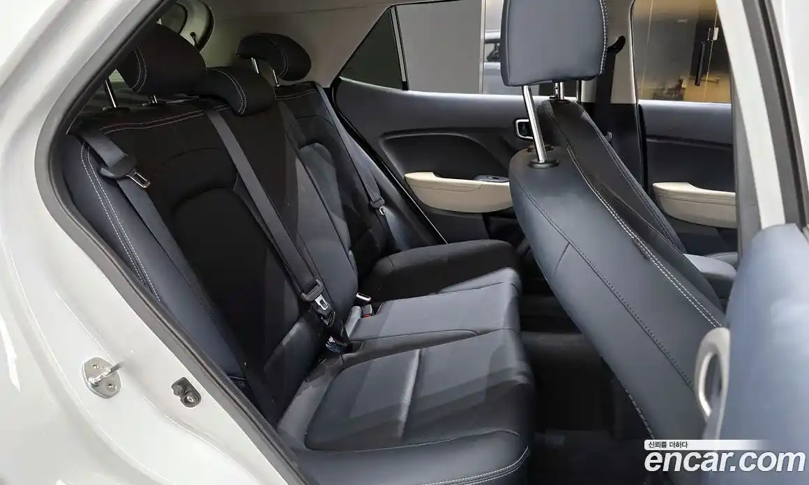 Hyundai Venue 2022 1.6 Автомат в Москве № 7527, фото 17