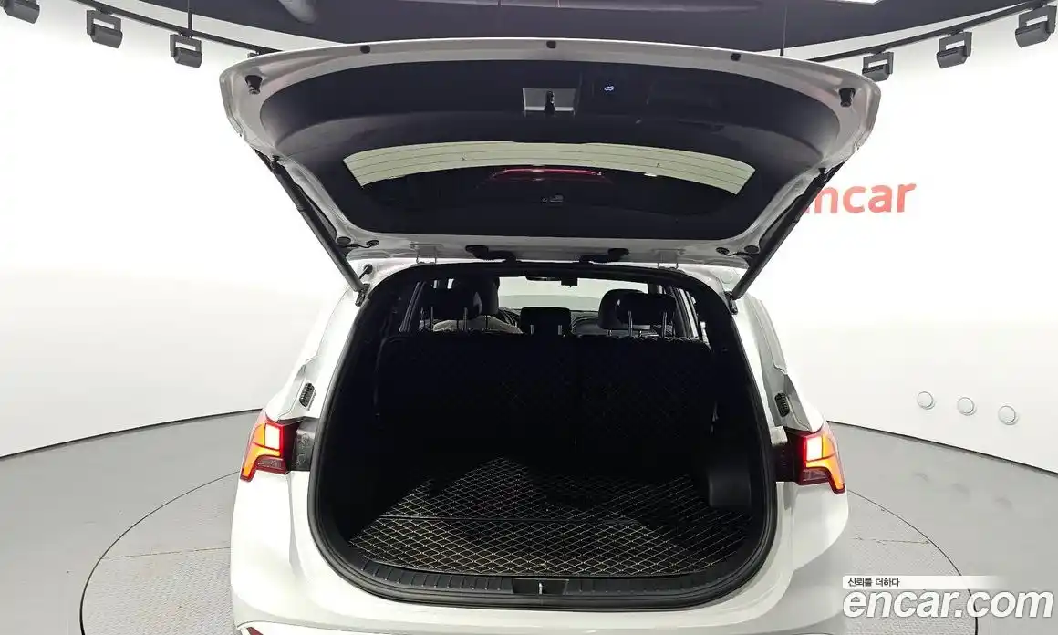 Hyundai Santa Fe 2023 1.6 Автомат в Москве № 110775, фото 20