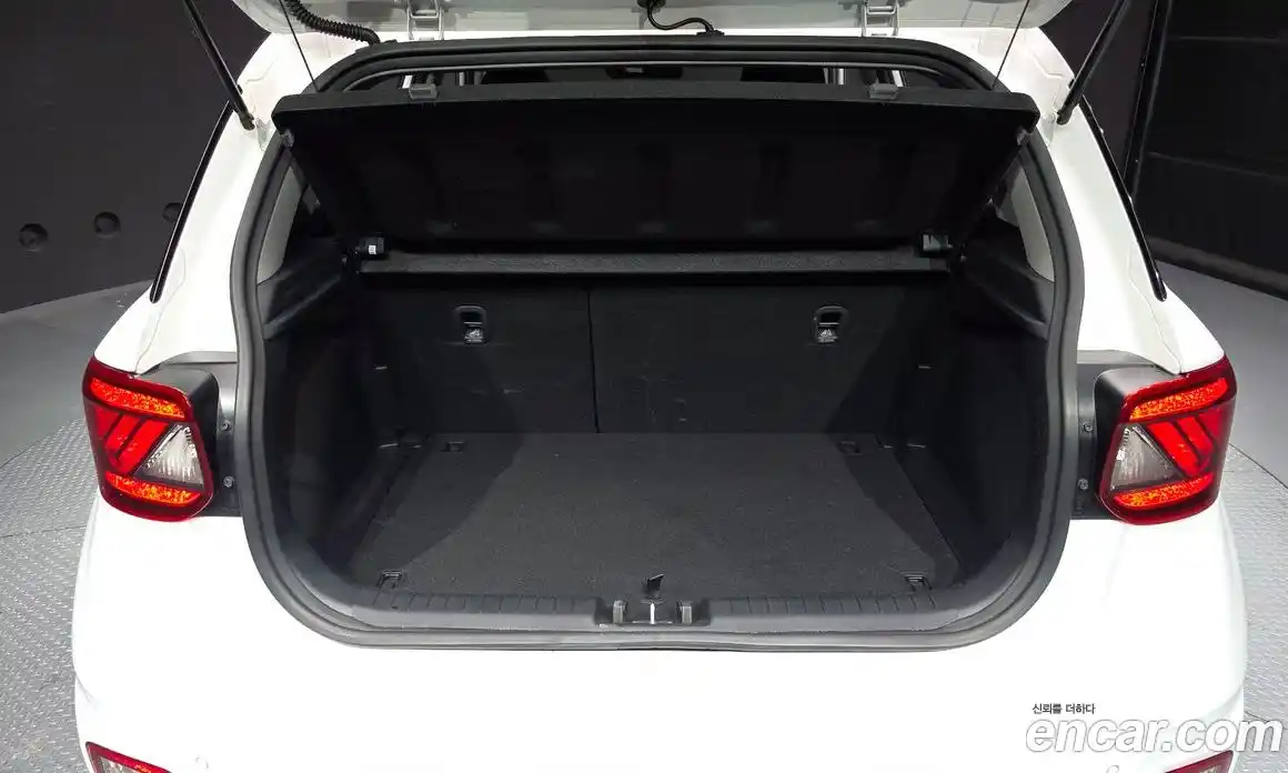 Hyundai Venue 2020 1.6 Автомат в Москве № 111933, фото 12