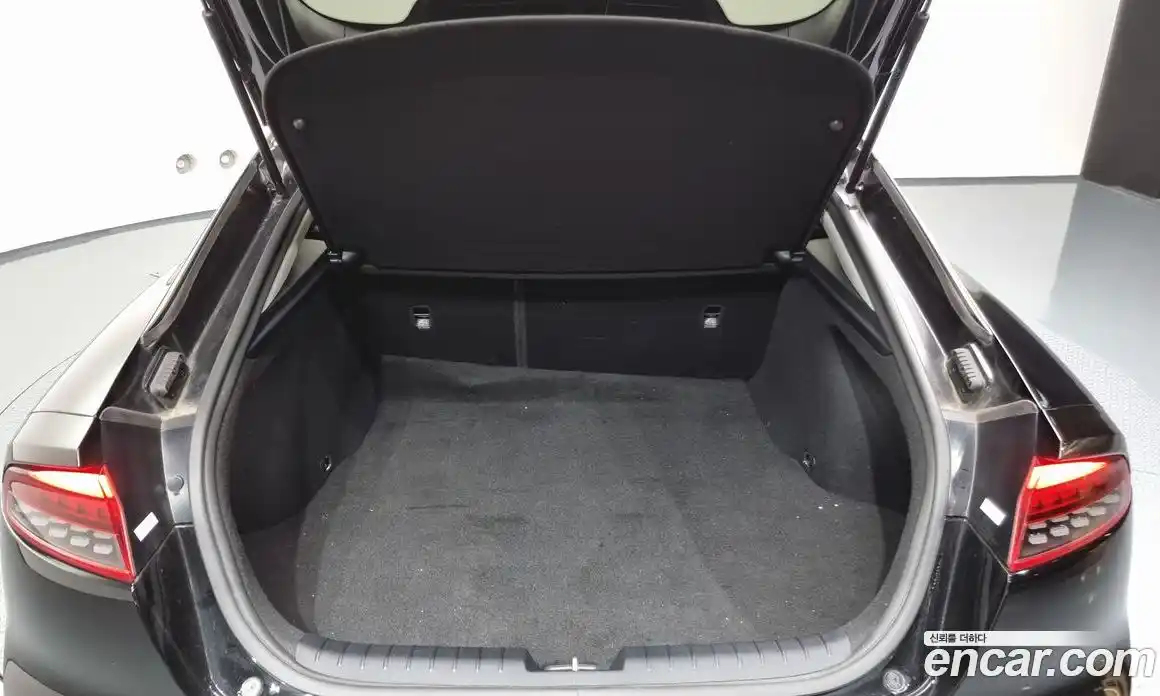 Kia Stinger 2023 2.5 Автомат в Москве № 131790, фото 1